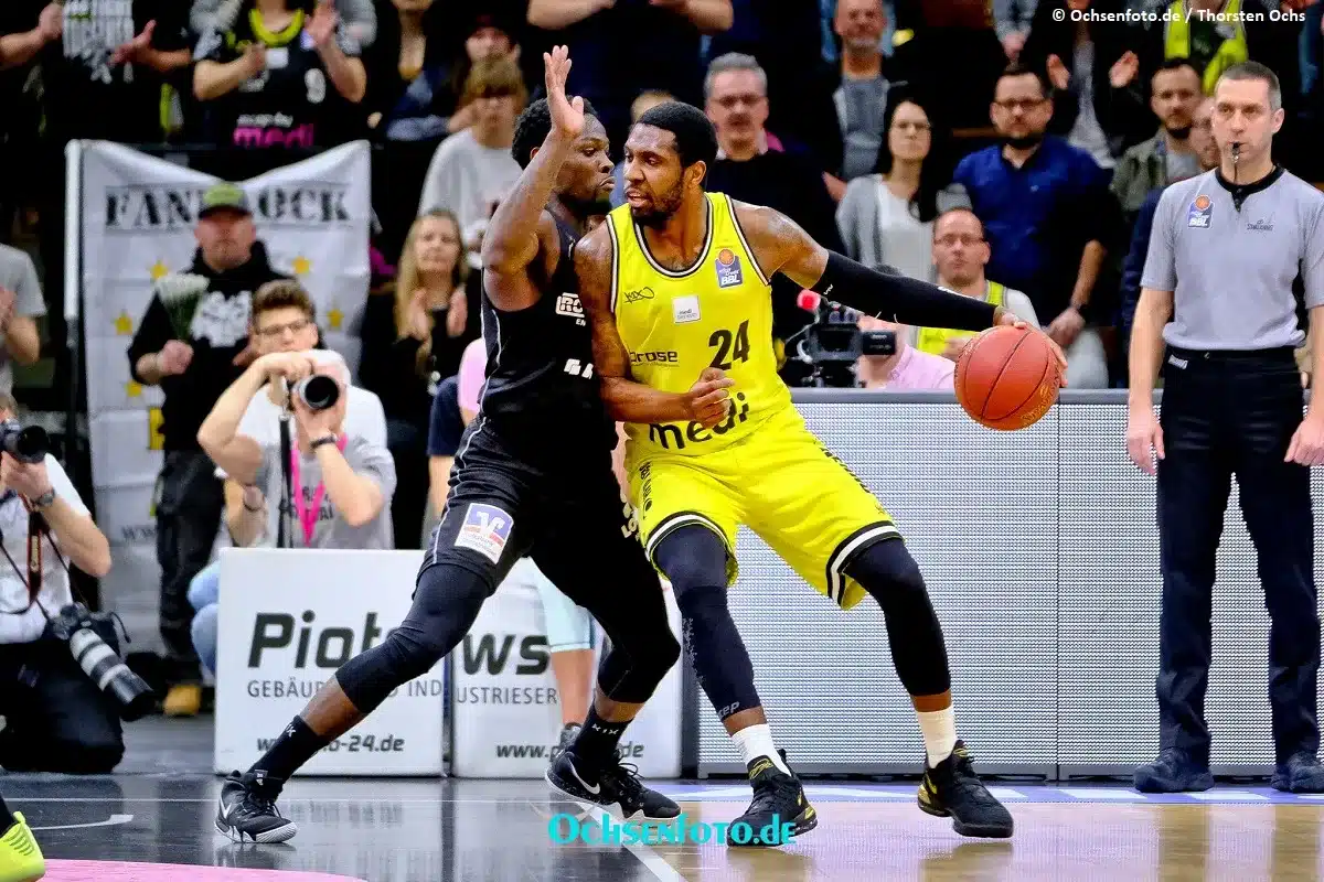 Pro Skills Basketball player handling the ball at a tournament