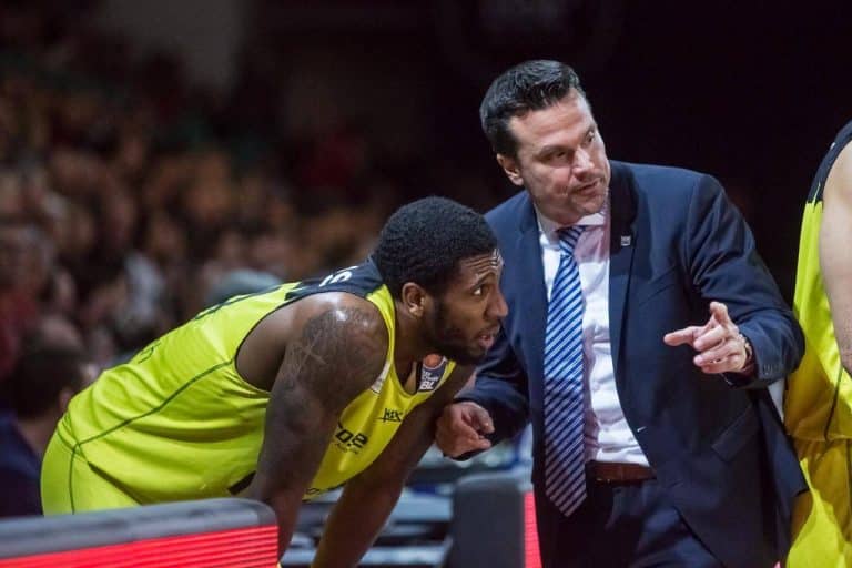 De'Mon Brooks playing in the BBL