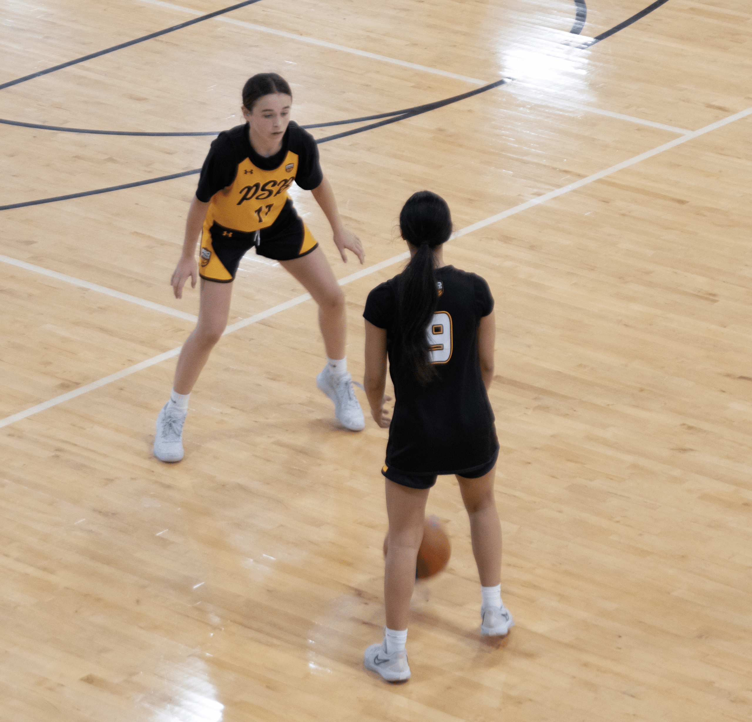Girls_defense