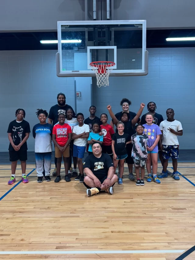 💪🏼 We had a great time as we went over the bridge into Marion, Arkansas to create more impact in the area! It’s about uplifting our youth and we appreciate the opportunity to do that this past Wednesday evening! 🙏🏼

🏀 Our coaches - Coach Swicky, Coach Wallace, and Coach Miller - did a GREAT job leading our clinic, and the kids clearly had a lot of fun! We’re looking forward to doing it again! 👀

🧱LET’S BUILD!!!🧱